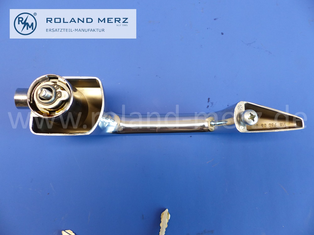 1157600259 Türgriff vorn rechts mit Schlüssel, Gussnummer 1157660201, Mercedes W114, W115, Original MB-Neuteil, NOS (minimale Lagerspuren möglich)