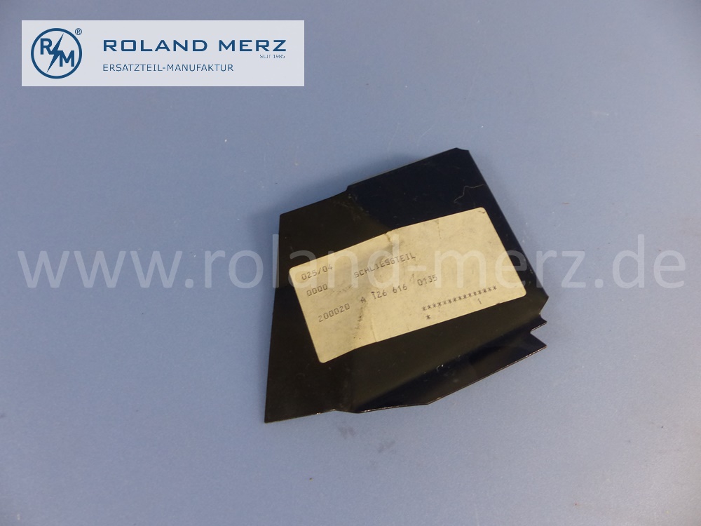 1266160135 Schließblech, Schließteil, hinten links, zwischen Längsträger und Radeinbau, Mercedes W126, S-Klasse, Original Mercedes Neuteil, NOS