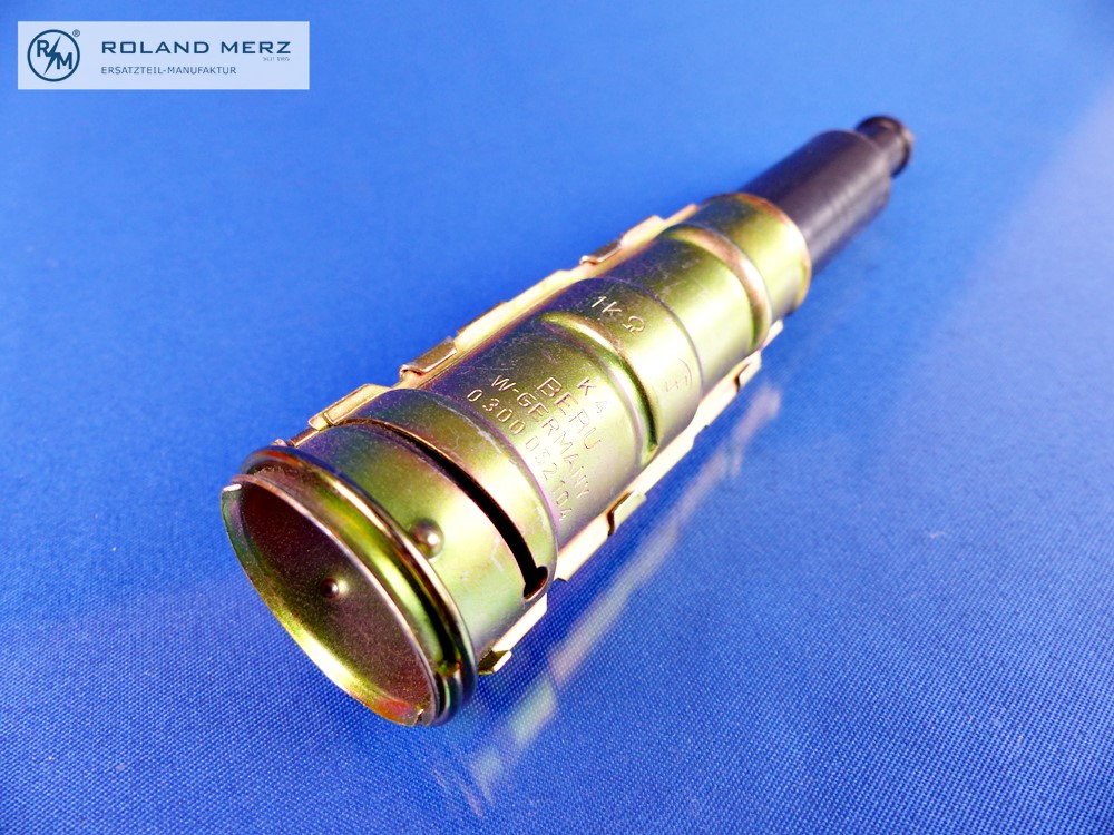 ZLE 107/1 Beru spark plug connector1k Ohm with wood screw and 4mm terminal for Audi………….  Original Beru spare part NOS